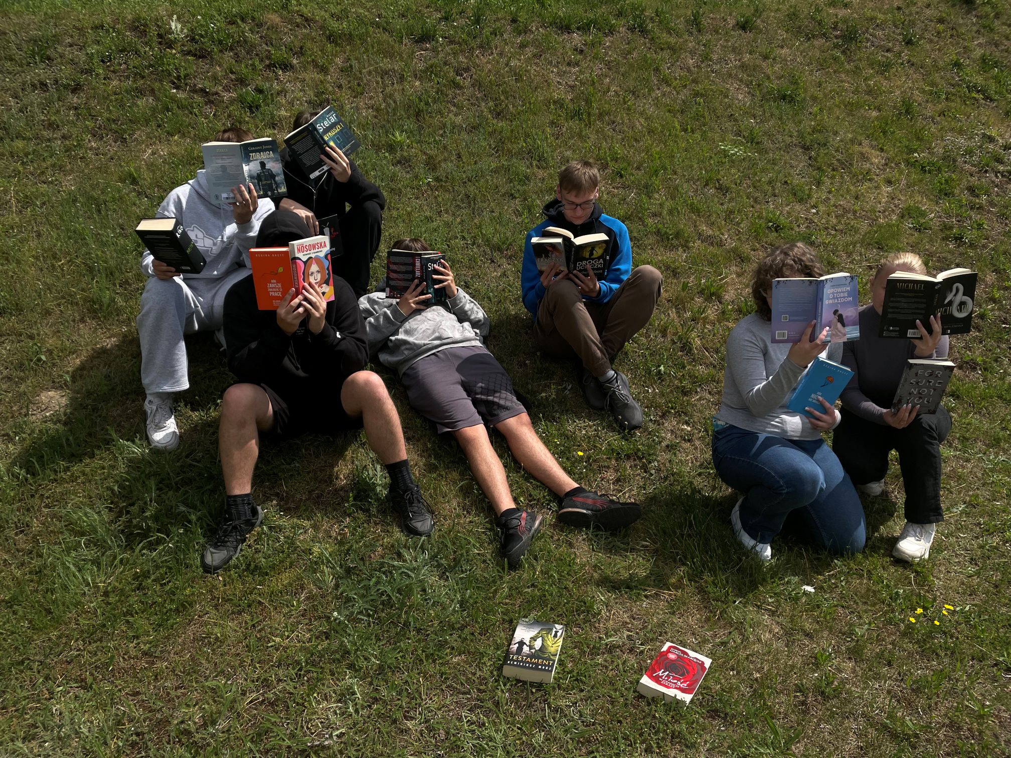 Staszic czyta na polanie