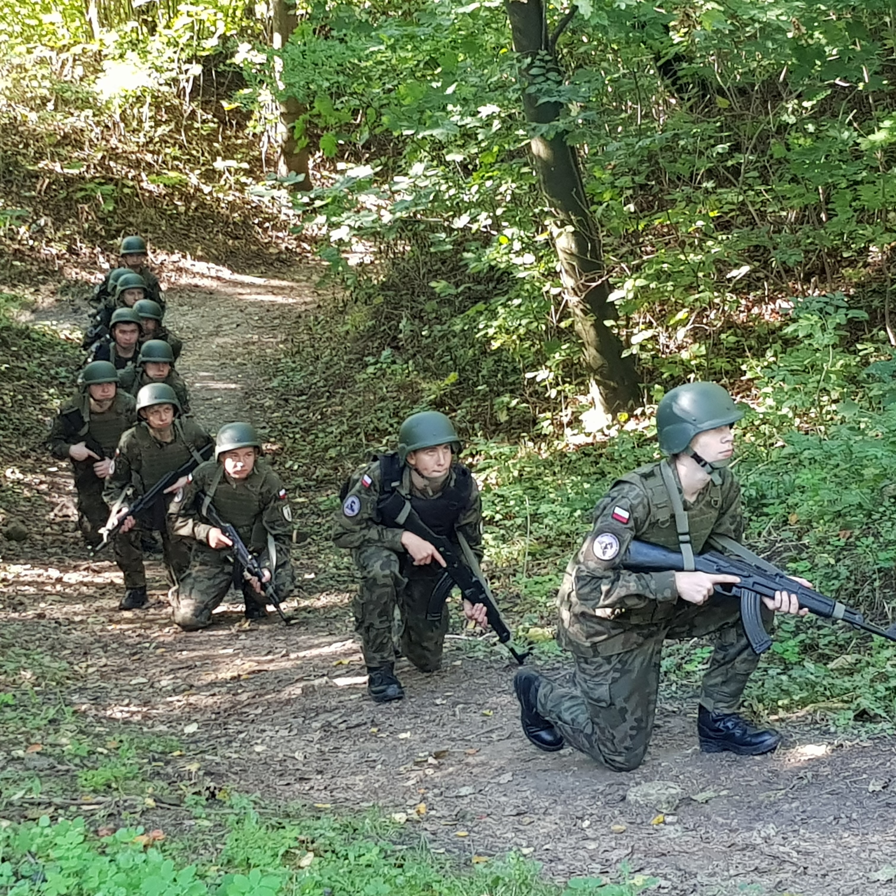 Kadeci ze Staszica na zajęciach praktycznych z taktyki