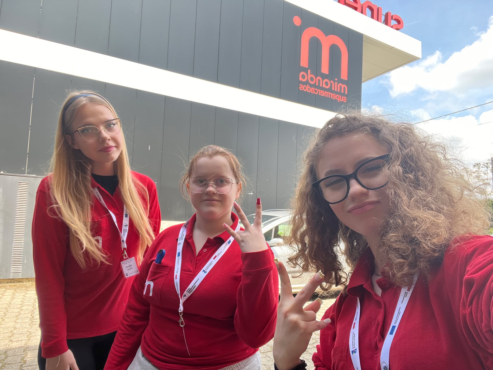 Pierwszy tydzień praktyk zawodowych naszych uczniów w Portugalii za nami! 